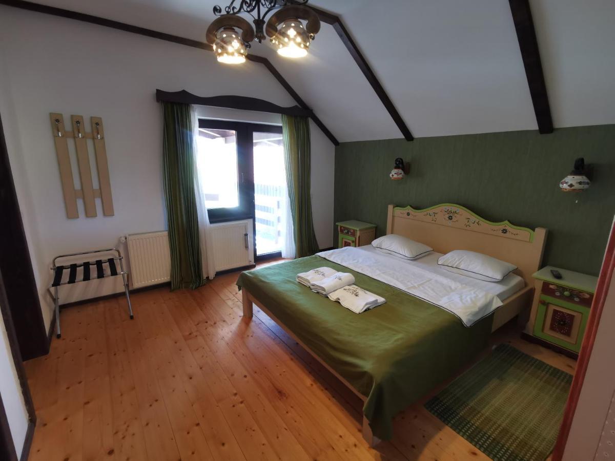 Pensiunea Casa Moga Bucium  Екстериор снимка