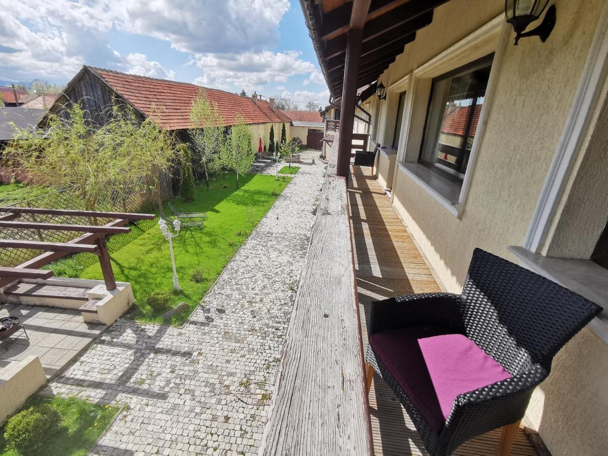 Pensiunea Casa Moga Bucium  Екстериор снимка